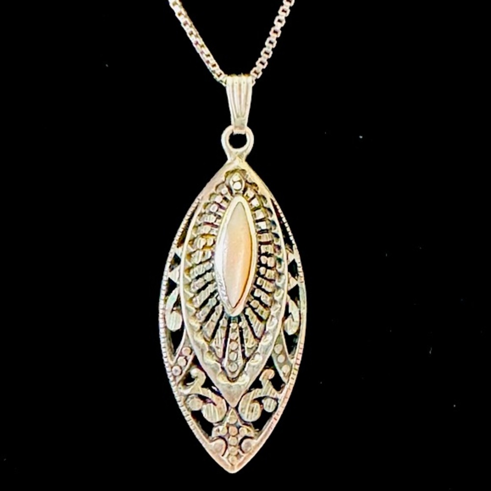STERLING SILVER 925 Silver Cloud Inc Mother of Pearl Artisan Pendant Necklace